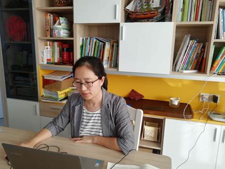 说明: E:\2020\2020年2月份教学工作(疫情期间在家完成)\线上教学剪影系列活动\教学剪影-徐皓\图片\1备课.jpg